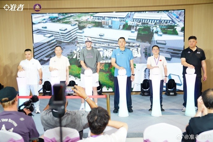 里夫斯中国行石狮站首日 参观工厂+粉丝签名合影
