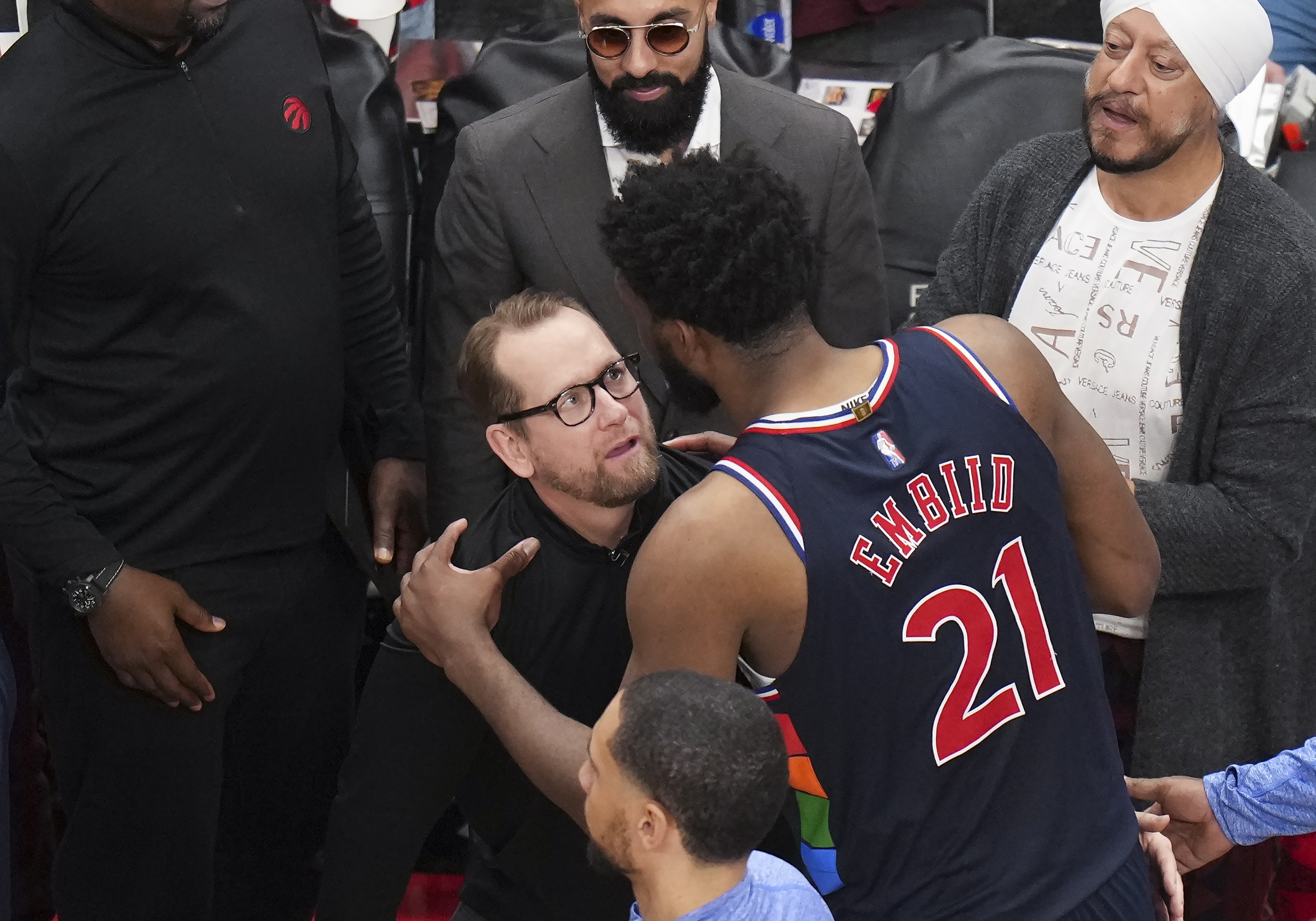 恩比德无伤休赛期训练不受限 76人总裁：他早已开始投入训练