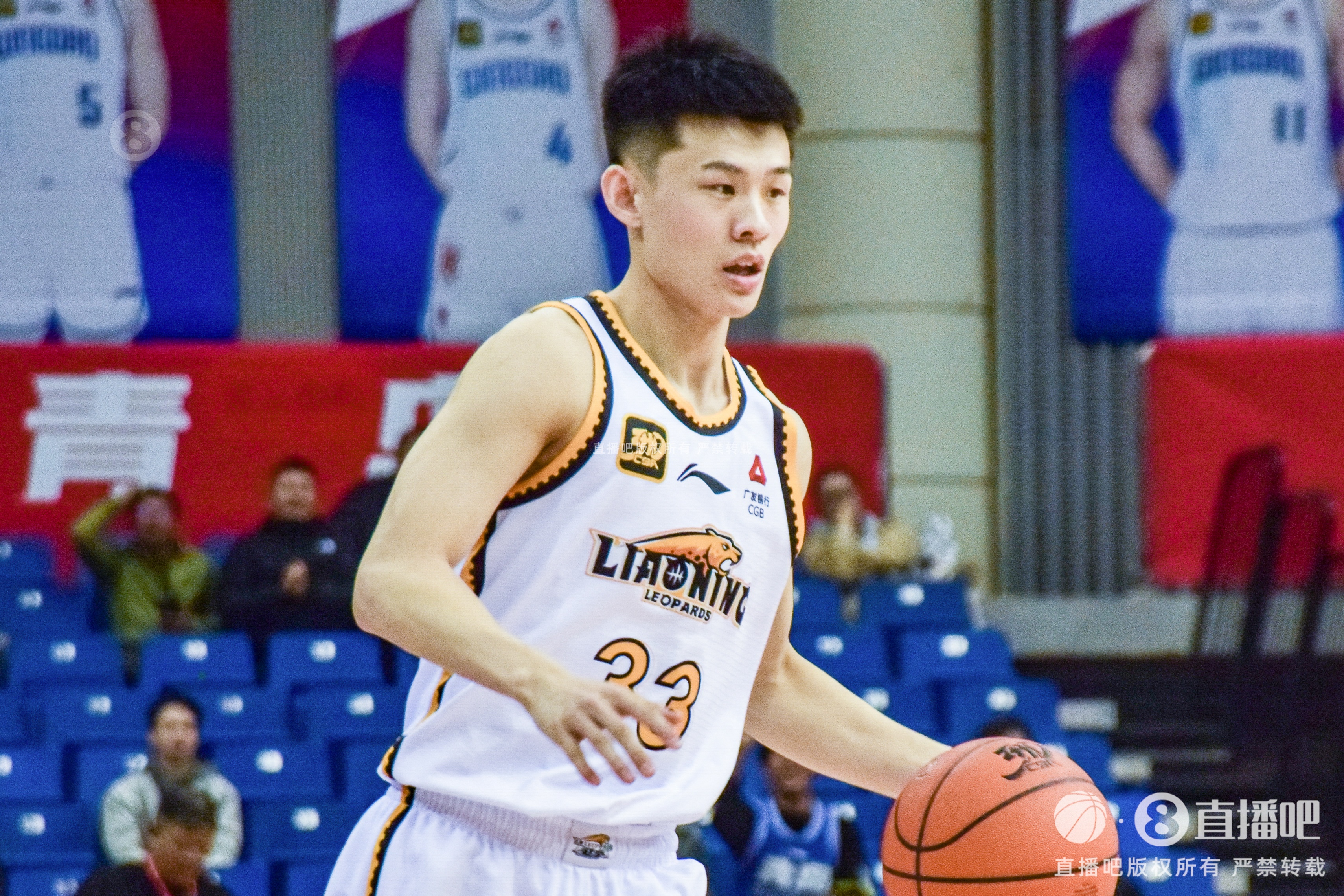 鲁媒: 作为土生土长的山东人 回家打球也是王岚嵚一直以来的心愿
