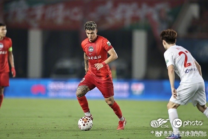 河南俱乐部彩陶坊1-1重庆铜梁龙 古斯塔沃连场破门 河南俱乐部彩陶坊1-1重庆铜梁龙 古斯塔沃连场破门