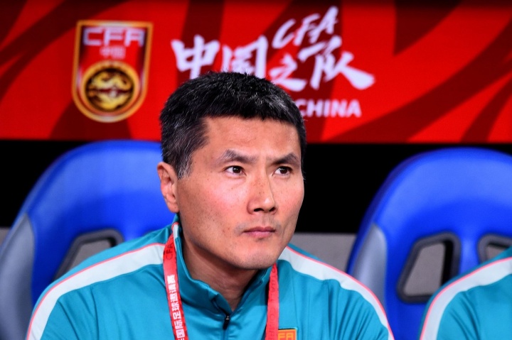 记者：国足主帅邵佳一今日现场观战海港vs国安