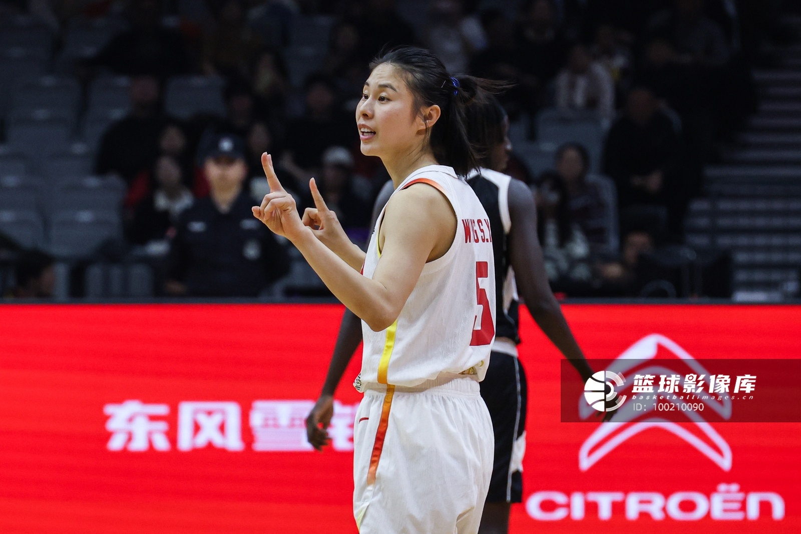 王思雨:今天我们开局非常棒 一直延续到结束 这种状态要延续下去 王思雨:今天我们开局非常棒 一直延续到结束 这种状态要延续下去