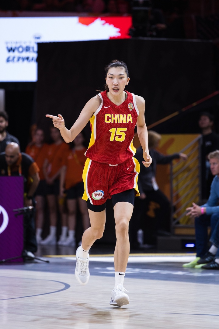 记者:之后女篮谁入队韩旭都应是绝对核心 张子宇要坚定走出去 记者:之后女篮谁入队韩旭都应是绝对核心 张子宇要坚定走出去