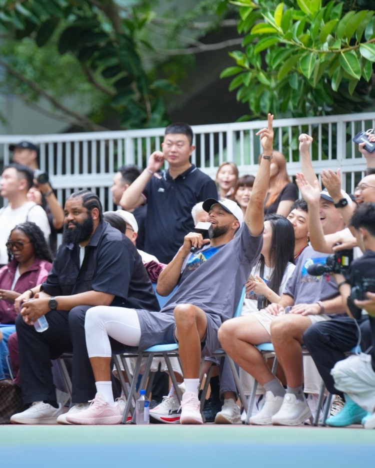 从湾区到大湾区！库里回顾中国行：中国球迷太热情 感觉太棒了