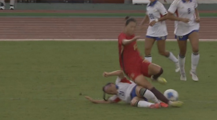 半场-中国女足2-0菲律宾女足 王妍雯双响张睿献助攻张琳艳伤退